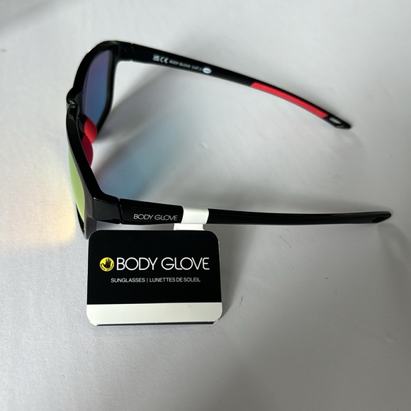 Body Glove Sunglasses Black Frame Style 10267627 100% UVA-UVB Lens Protection - Picture 2 of 5